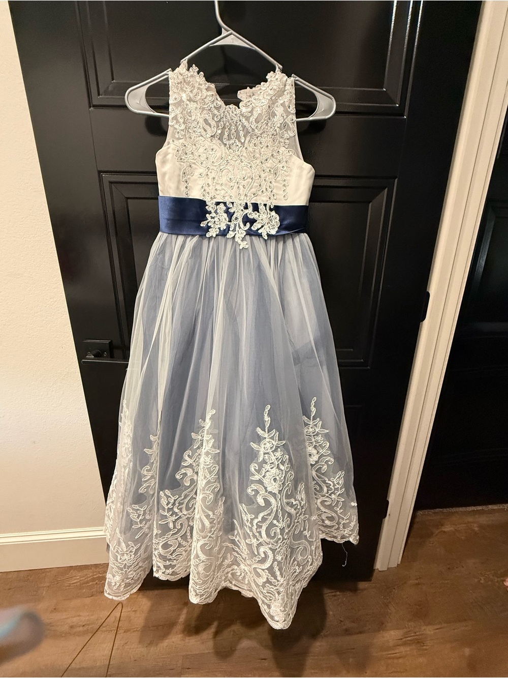 Sleeveless White and Navy Lace Appliqué Girls' Dress